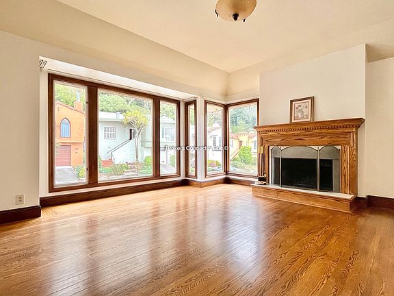 3rd image of 228 Juanita Way