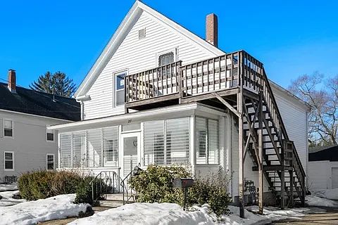 2nd image of 27 Dresser St #2