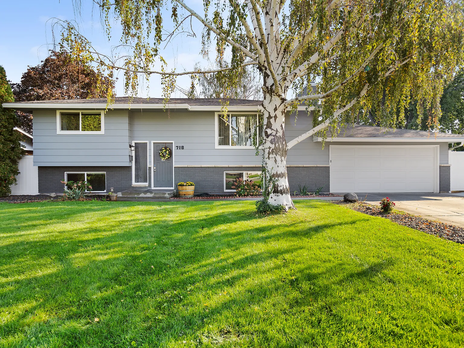 718 N Green St — Photo 1
