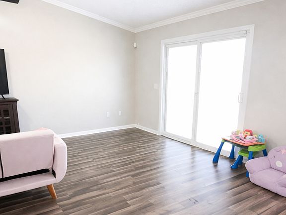 4th image of 161 Crosby Dr