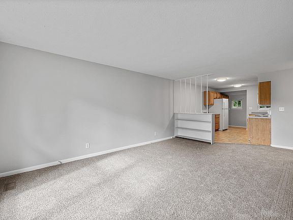 5th image of 7629 Austin Dr