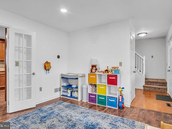 5th image of 157 Martel Cir