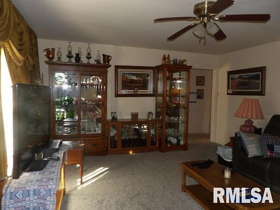 3rd image of 109 Deborann Dr