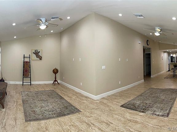 4th image of 197 Village Cir #33