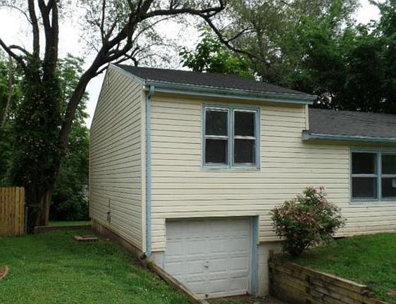 3rd image of 4432 Claudine Ln