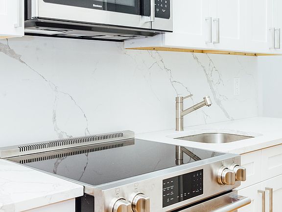 3rd image of 1063 Bedford Ave APT 2C
