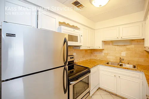 426 Wesley Ave #6 Photo 1