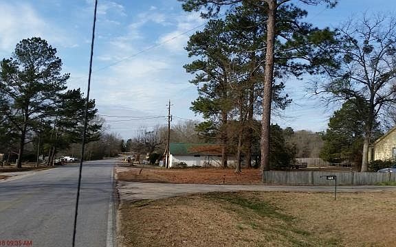 Exterior Neighborhood (street photo)