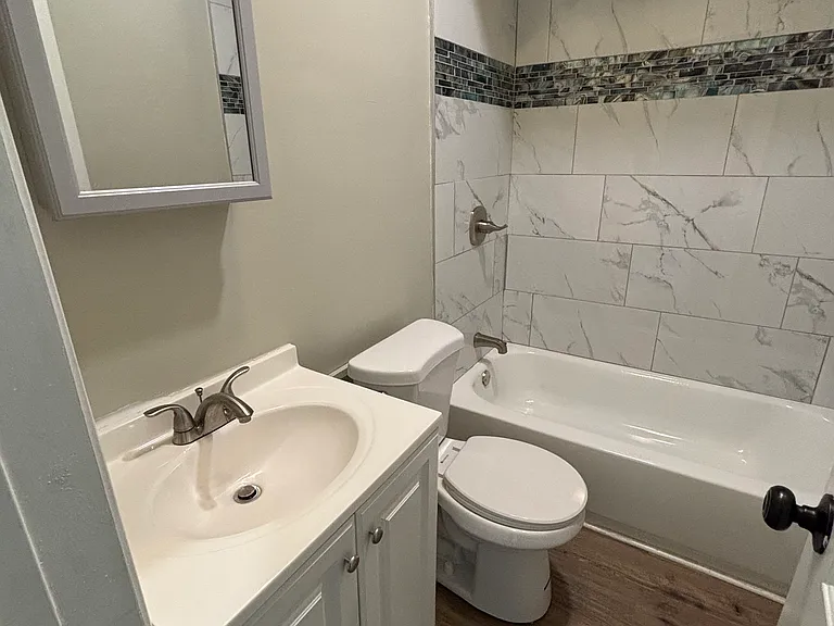 1238 Sherman St — Photo 6