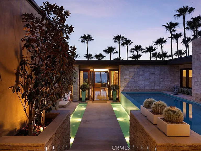 2495 Riviera Dr — Photo 3