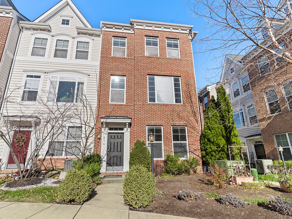 front of house, end unit. Front of house faces south, quiet Ava Circle