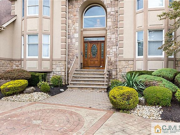 5th image of 10 Marion Ct