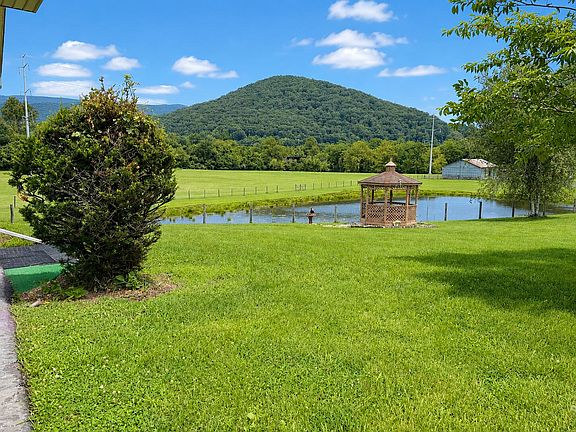 4th image of 214 Chapel Dr
