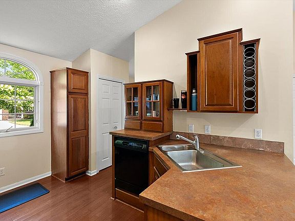 5th image of 2960 Bentbrooke Dr