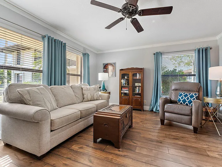 671 SW South River Dr #105 — Photo 7