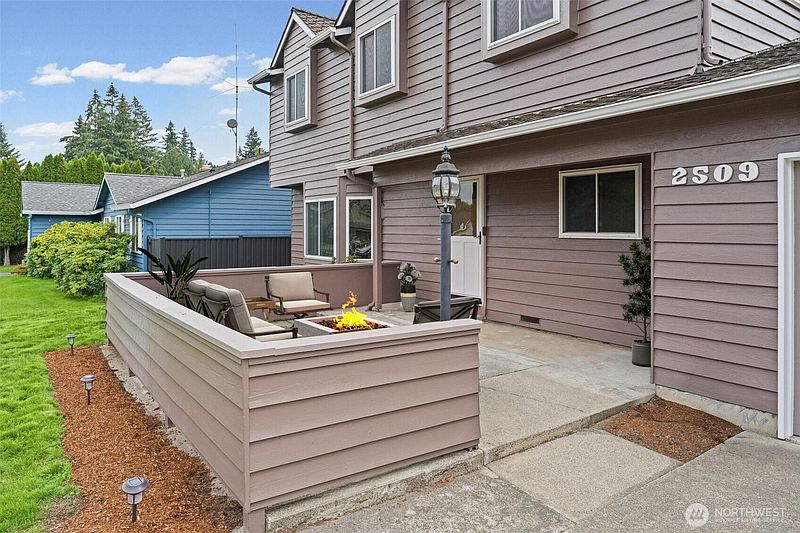 3rd image of 2509 NE 23rd Place