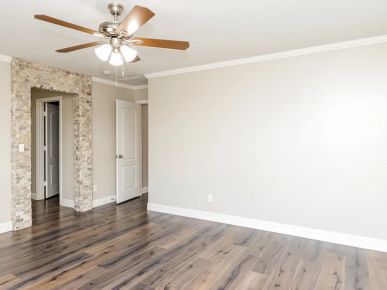 7458 Earnshaw Ave — Photo 10