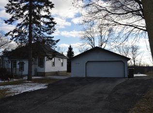 W136S8431 Holz Dr, Muskego, WI 53150