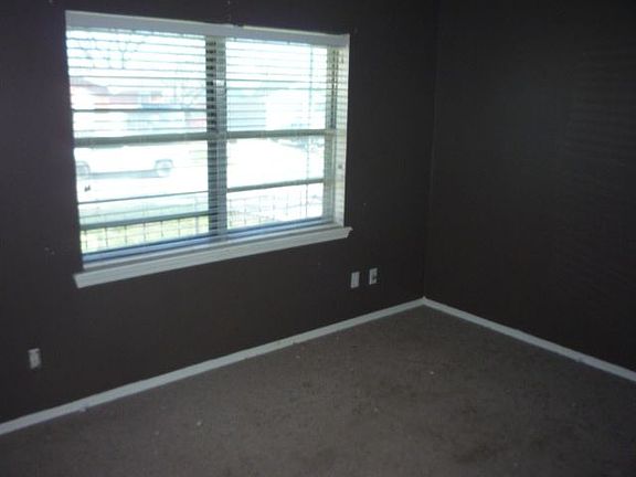 5th image of 6438 NW Columbia Ave