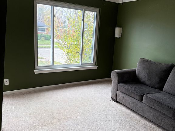 5th image of 23127 Deziel St #1