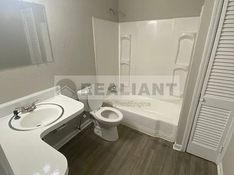 1708 Jennifer Road — Photo 12