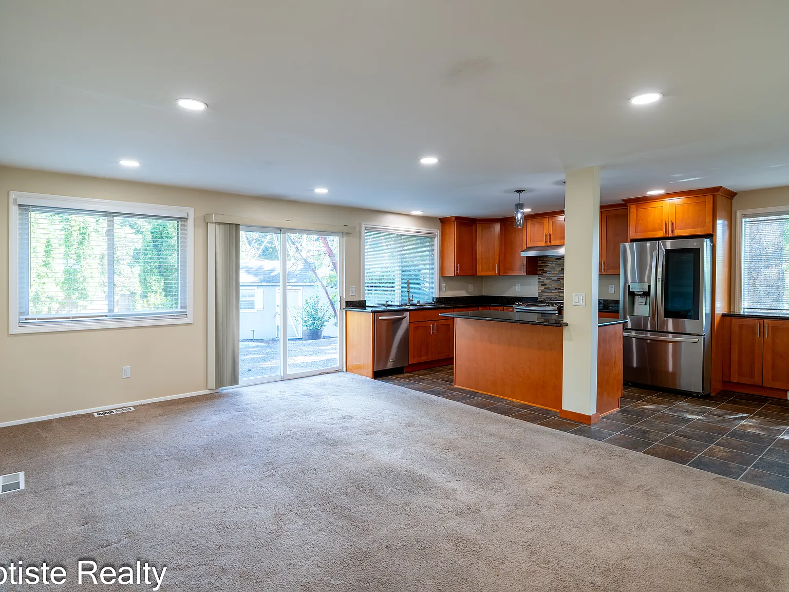 4 bed, 1610 sqft, $3,950 — Photo 3