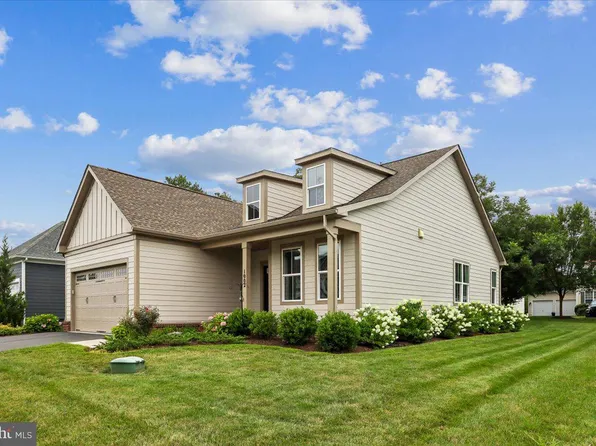 1002 Pipers Brook Dr, Purcellville, VA 20132