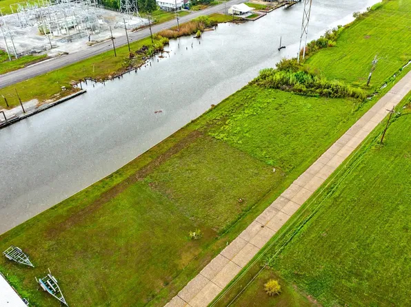 6192 Bayouside Dr, Chauvin, LA 70344