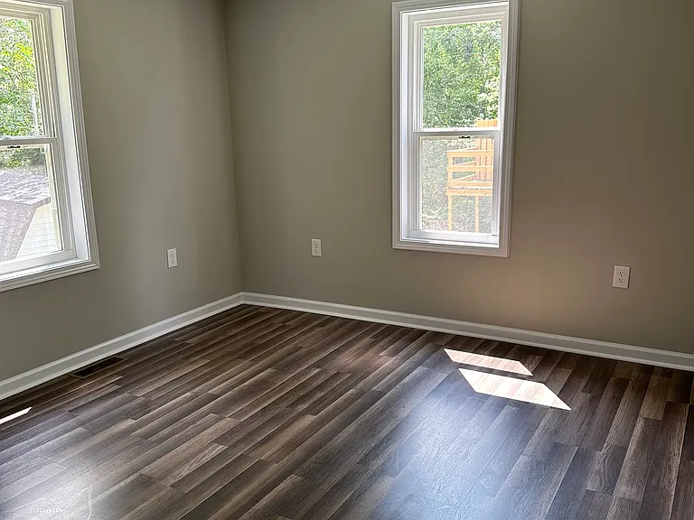 507 Gentry St — Photo 10