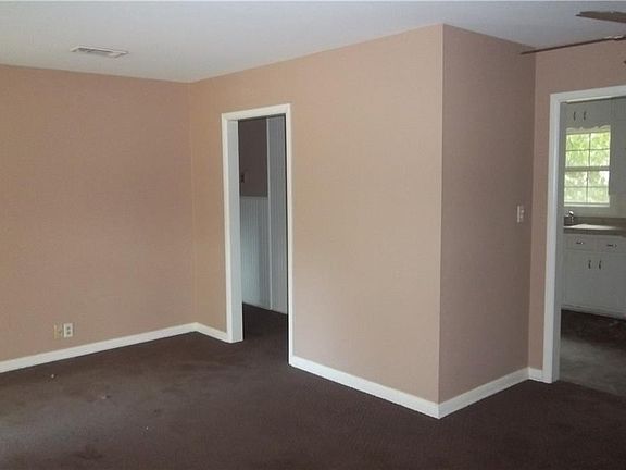 5th image of 1412 Oakland Dr