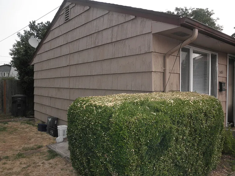 1481 Hines St SE — Photo 15