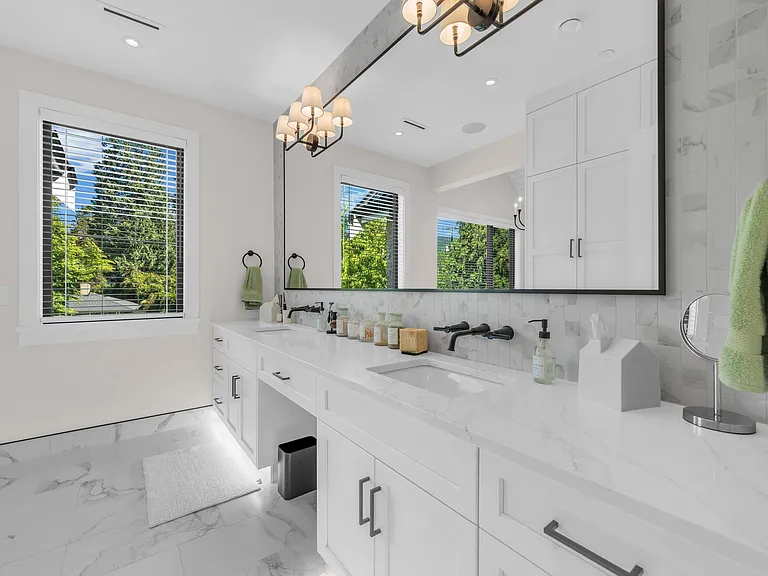 372 Moyne Dr — Photo 21
