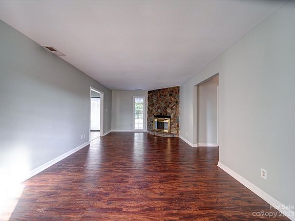 4th image of 3716 Cobbleridge Dr