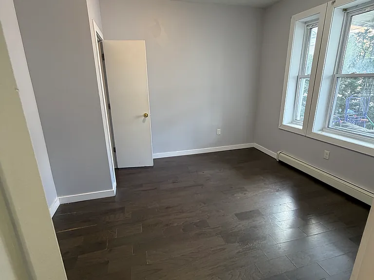 29 Bartholdi Ave #1A — Photo 10