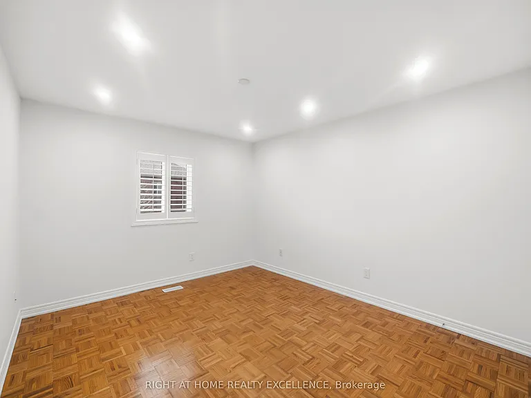16 Whitford Ct #MAIN UPPER LEVEL — Photo 28