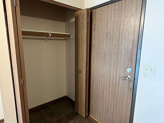 4th image of 220 Murdock St #11008471