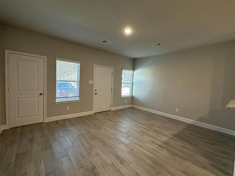 505 Young St #A — Photo 10