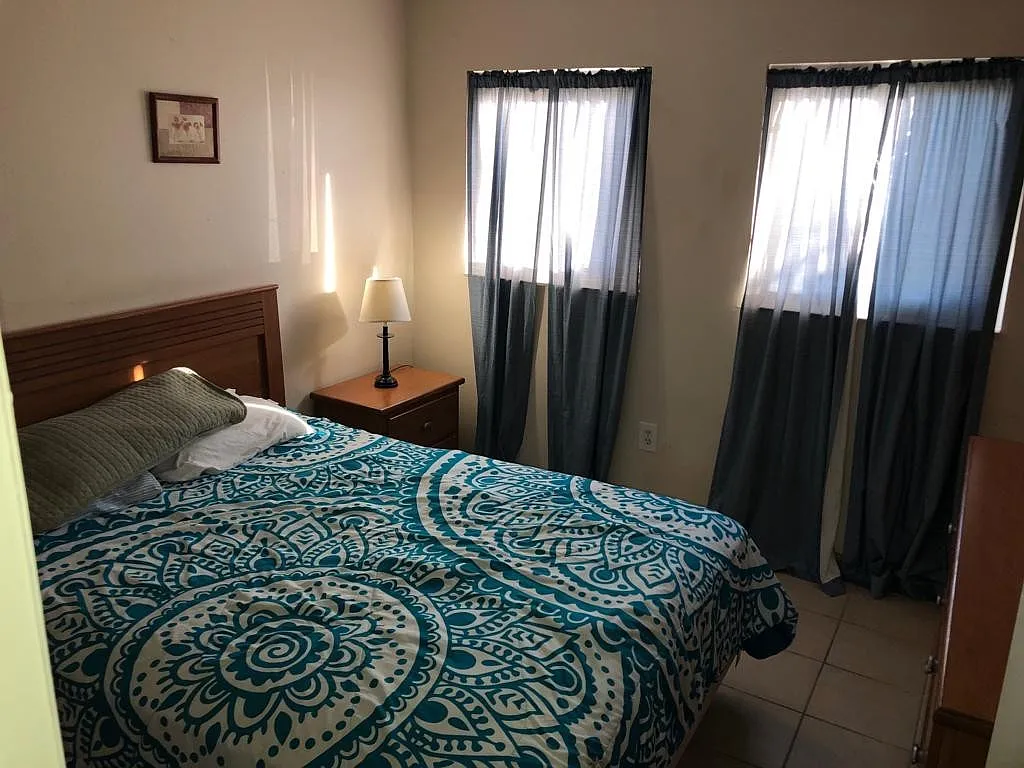 Available Now : 3 Bedroom 2 Bath Condo — Photo 3