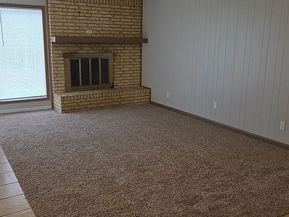 3rd image of 2909 Cypress Dr