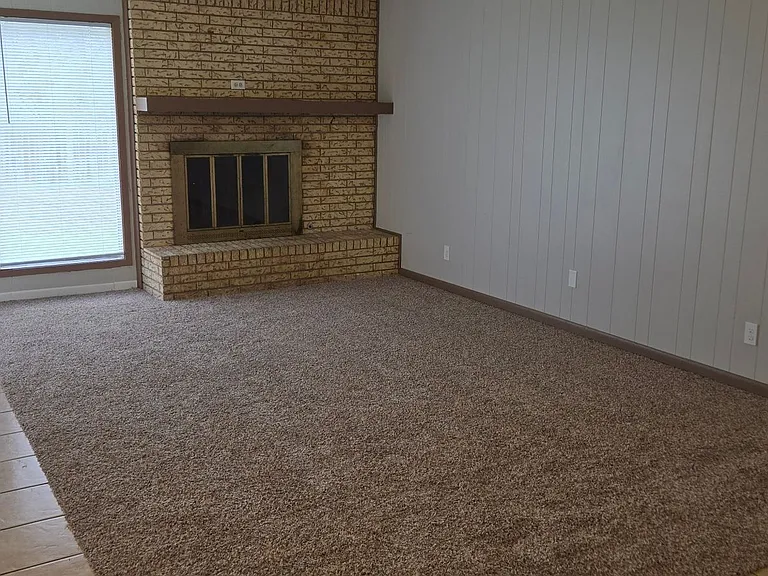 2909 Cypress Dr — Photo 3