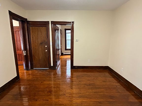 4th image of 33 Carmel St #A