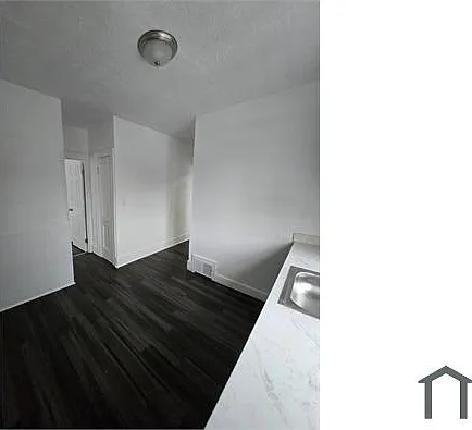 12323 Flanders St #LOWER — Photo 8