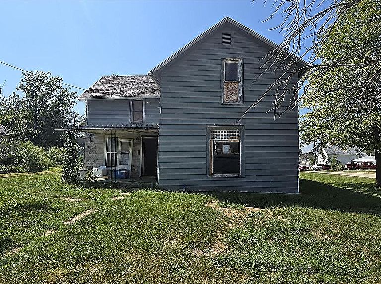 1st image of 109 N Roads St