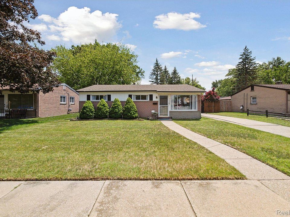 1st image of 34671 Fairchild St