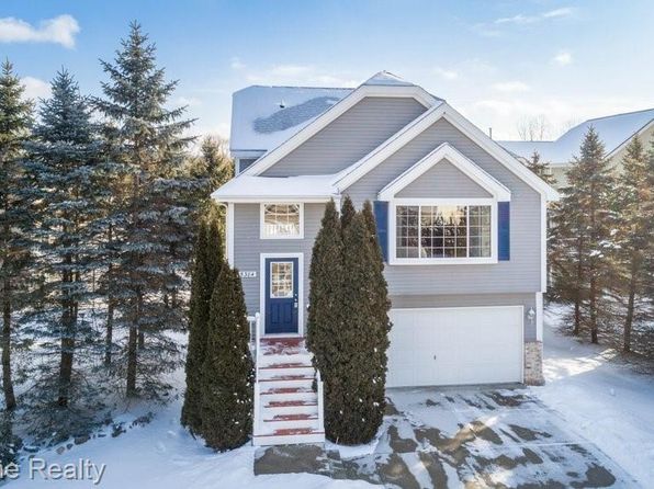 5384 Wild Daisy Ct Independence Mi 48346 Zillow