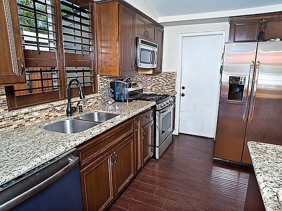 5th image of 12943 Macneil St