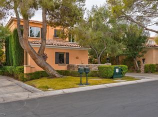 9005 Opus Dr, Las Vegas, NV 89117