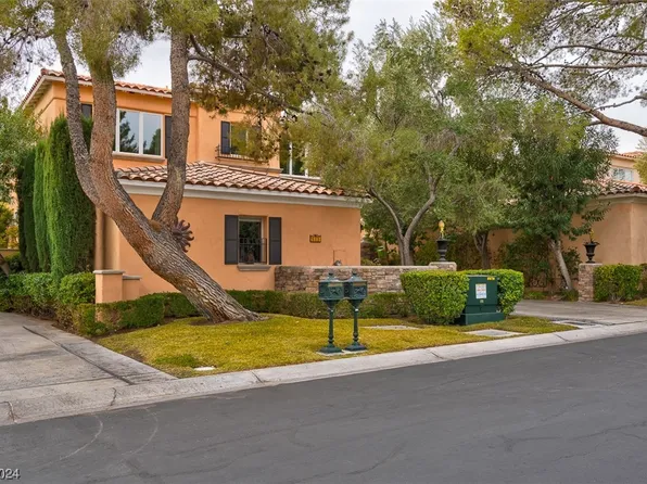 9005 Opus Dr, Las Vegas, NV 89117