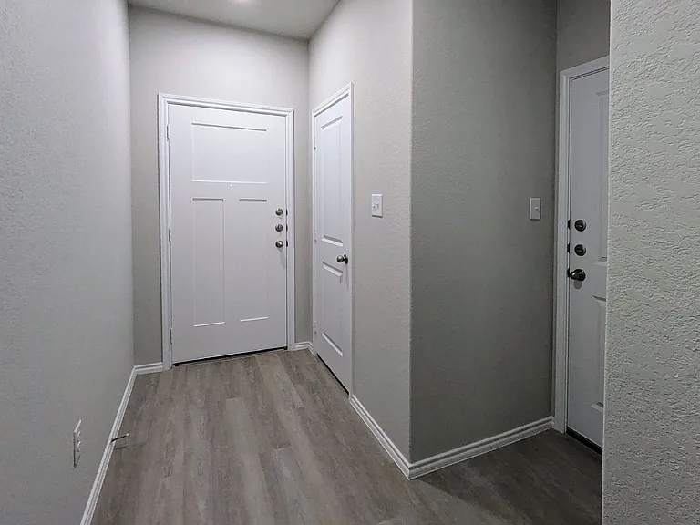 5330 Lisa Point — Photo 2