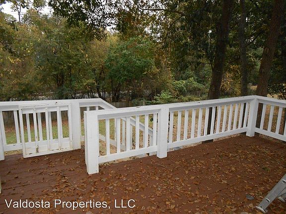 4th image of 2309 S Sherwood Dr